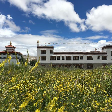 Royal Mustang Resort Nambo Экстерьер фото