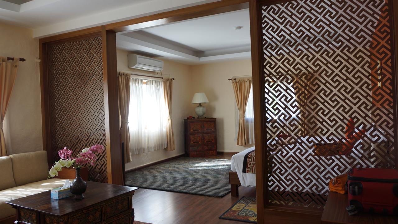 Royal Mustang Resort Nambo Экстерьер фото